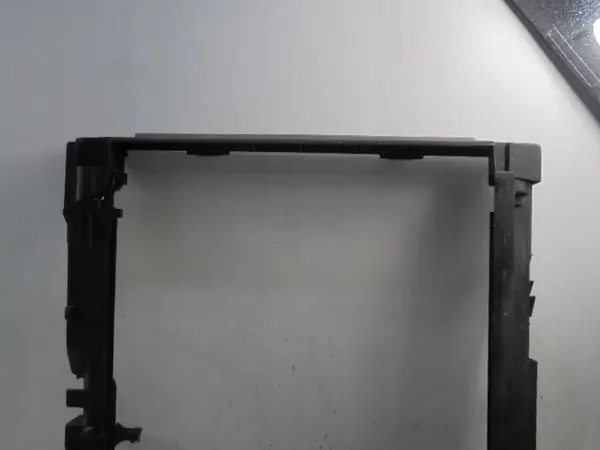 BMW X5 F15 Jäähdyttimen Kiinnityskehys OEM 8570841 image 4