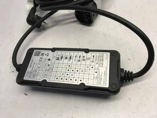 Câble de charge Mercedes OEM A0005837603 - Occasion image 9