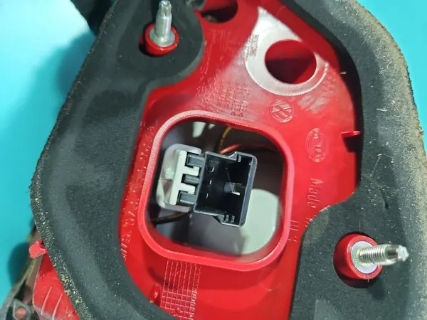 Luz trasera izquierda LED VW Passat B7 OEM image 8