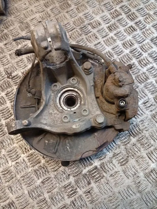 Mozzo di sterzo anteriore sinistro VW Sharan 3C0407253F image 2