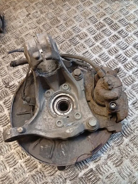 Mozzo di sterzo anteriore sinistro VW Sharan 3C0407253F image 3