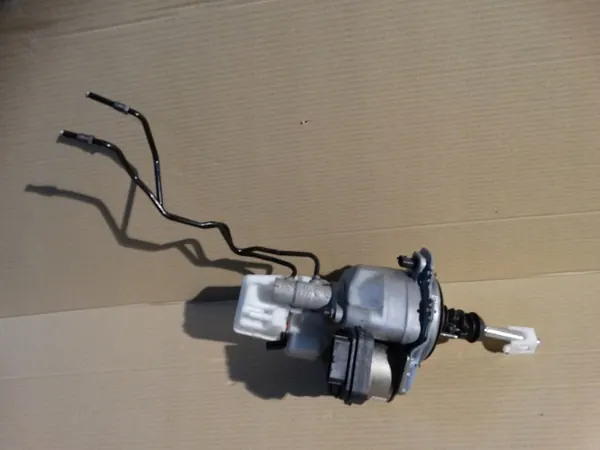 Rempomp Porsche Taycan OEM 9J1614105F Gebruikt image 2