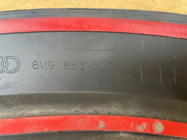 OEM 8W9853717 Para-lamas Dianteiro Esquerdo Audi A4 B9 image 10