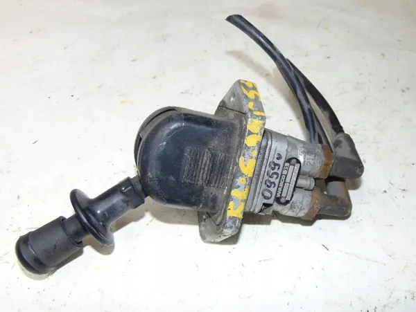 Soupape de frein à main Volvo FL6 OEM 9617232120 image 4