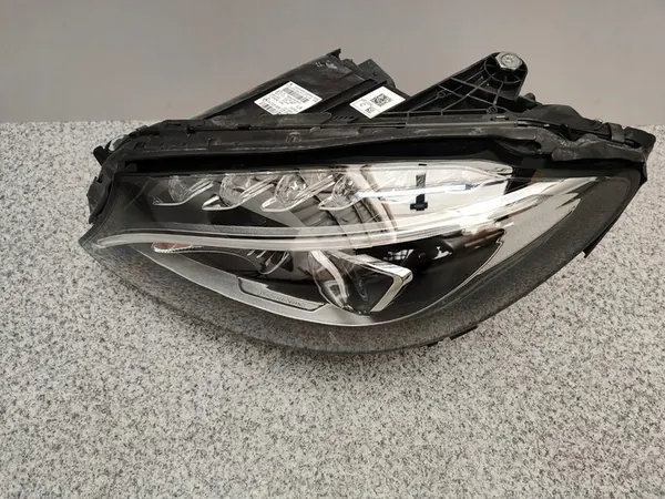 LINKER VOOR LED PERFORMANCE LAMP MERCEDES C KLASSE W205 image 2