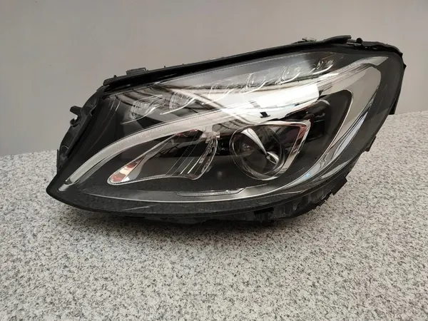 LINKER VOOR LED PERFORMANCE LAMP MERCEDES C KLASSE W205 image 3