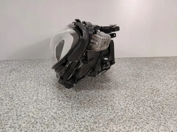 LINKER VOOR LED PERFORMANCE LAMP MERCEDES C KLASSE W205 image 5