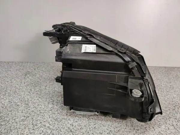 LINKER VOOR LED PERFORMANCE LAMP MERCEDES C KLASSE W205 image 8