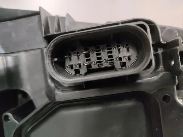 LINKER VOOR LED PERFORMANCE LAMP MERCEDES C KLASSE W205 image 9