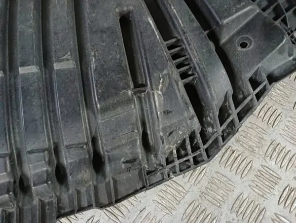M38 Puskurinpeite OEM A2125203923 Mercedes W212 image 6