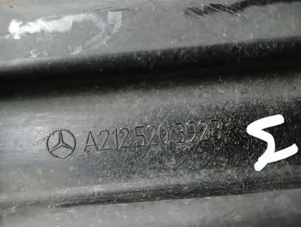 M38 Puskurinpeite OEM A2125203923 Mercedes W212 image 7
