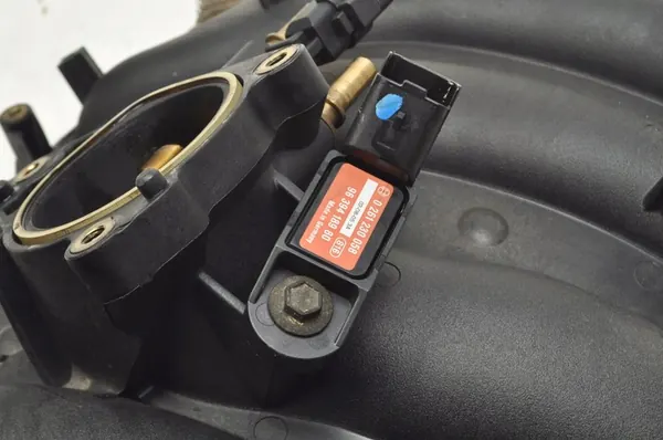 CITROEN XSARA PICASSO 1.8 Coletor de admissão 9636741080 image 5