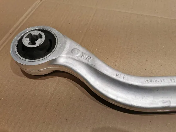 TESLA MODEL 3 17- Braccio di Controllo Anteriore Destro RWD 104435900A image 2