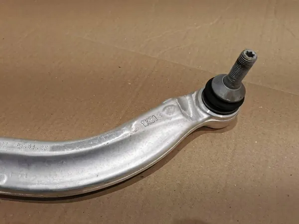 TESLA MODEL 3 17- Braccio di Controllo Anteriore Destro RWD 104435900A image 3