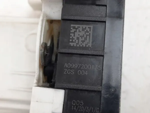 Vänster framdörrslås MERCEDES-BENZ E (W212) A0997200135 image 2