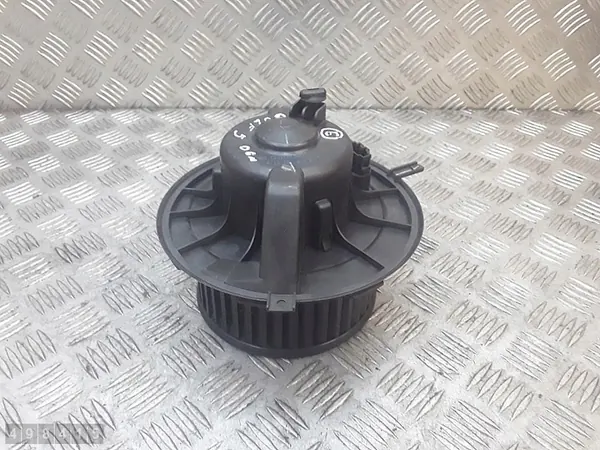 2006 VW Golf V Moottoripuhallin 1K1819015A image 3