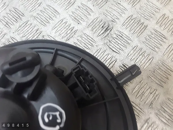 2006 VW Golf V Moottoripuhallin 1K1819015A image 4