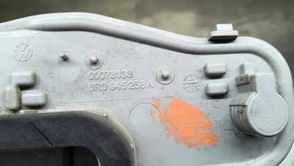 VW POLO V Lámpara Trasera Derecha 6R0945258A image 3