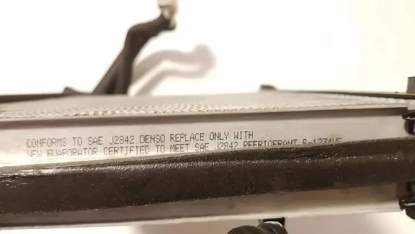 Ilmastointijäähdytin Jaguar XE 2018 T2H8148 image 2