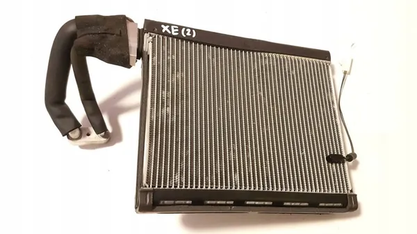 Ilmastointijäähdytin Jaguar XE 2018 T2H8148 image 3