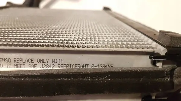 Ilmastointijäähdytin Jaguar XE 2018 T2H8148 image 7