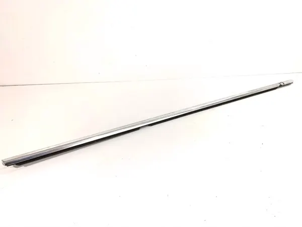 Taka vasen raapimisliuska OEM 7258331 BMW F31 image 2