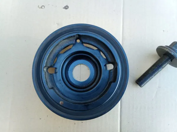 Polea de correa Ford OE CM5G-6316-GC usada image 2