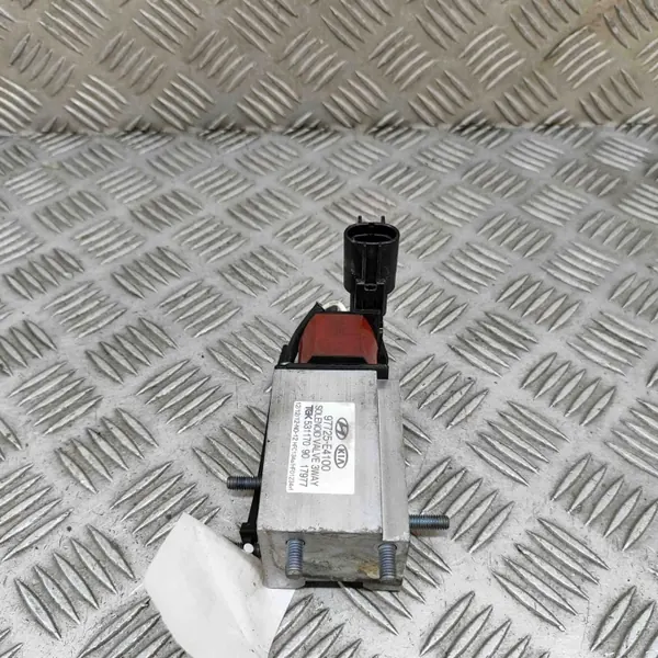 Ilmastointilaajennusventtiili OEM 53117090 Kia Soul II:lle image 3