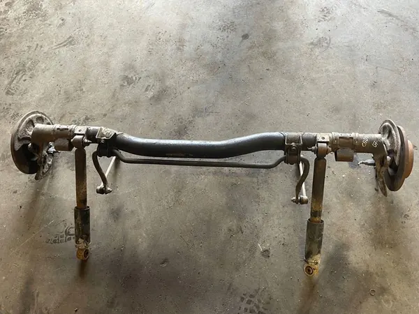 Volkswagen Caddy 2005 Trave Posteriore Usato image 7