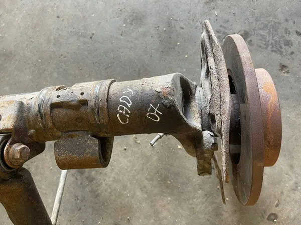 Volkswagen Caddy 2005 Trave Posteriore Usato image 9