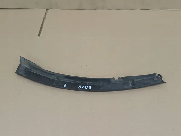 TOYOTA RAV4 IV etupuskuri oikea trimmi image 4