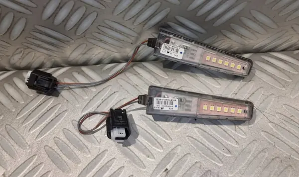 BMW 6913278 LED Höger Spegelljus - Begagnad image 6
