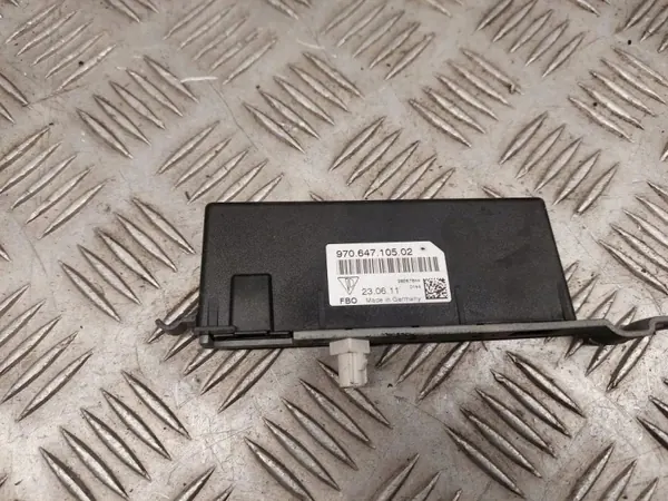 Porsche antennförstärkare OEM 97064710502 - Begagnad image 2