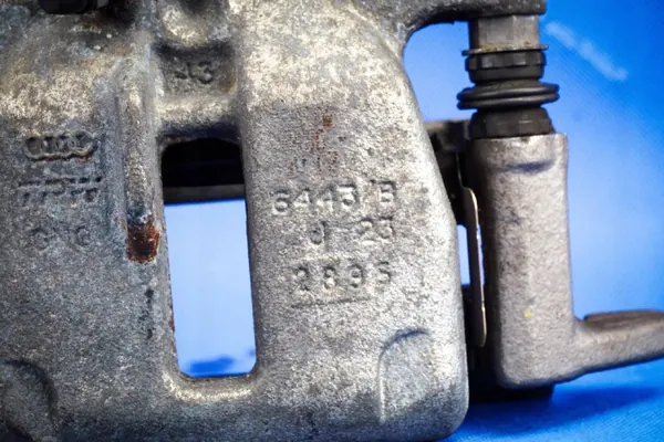 Taka jarrupuristin OEM 8K0615406AE Audi A4/A5:lle image 4