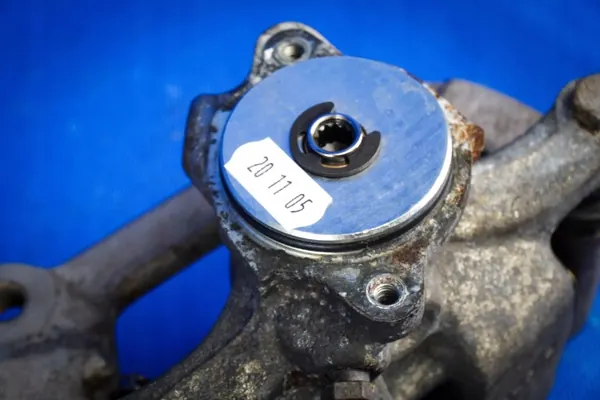 Taka jarrupuristin OEM 8K0615406AE Audi A4/A5:lle image 7