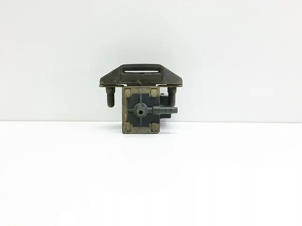 Válvula de Vácuo Caddy II Golf IV 1.9 028906283A image 2