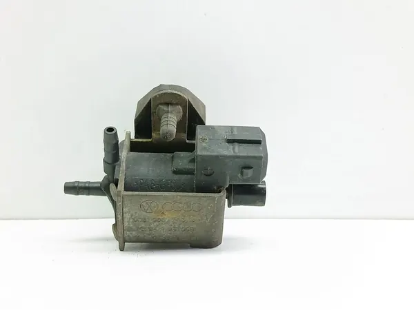 Válvula de Vácuo Caddy II Golf IV 1.9 028906283A image 3