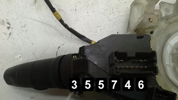 Interruptor Nissan OEM AM-355746 para X-Trail 2001 image 3