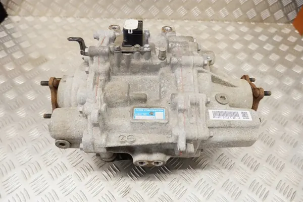 Takavaihde TOYOTA G105052011 1.5L Hybridi 85kW 2022 image 2