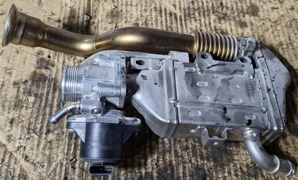 Válvula EGR A6541400460 Mercedes Clase C W205 2.0 CDI image 2