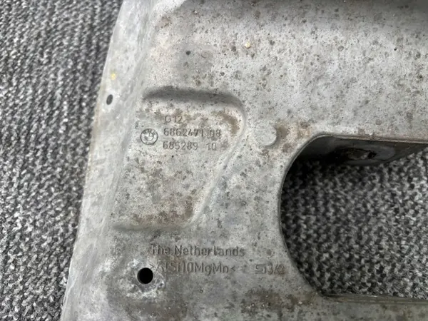 BMW OE 6862472 Vorderes Hilfsrahmen - Gebraucht image 3