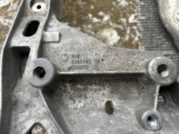 BMW OE 6862472 Vorderes Hilfsrahmen - Gebraucht image 4