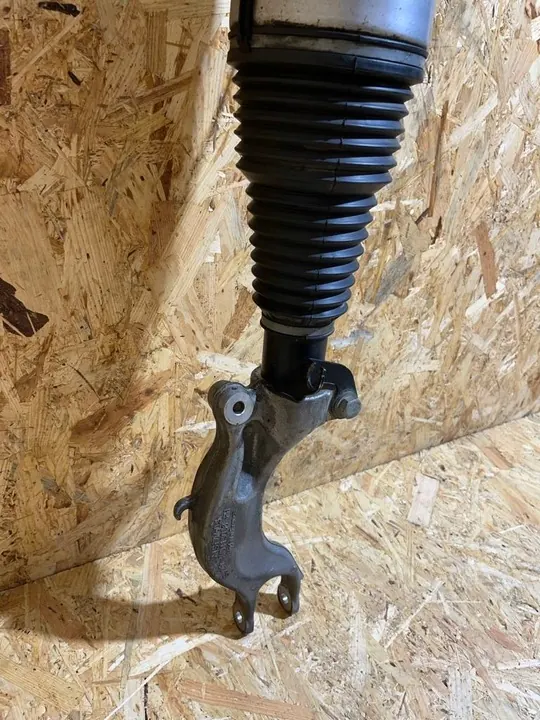 Pneumatisk Stötdämpare V/H Audi Q7 Q8 4M0616039BE image 10