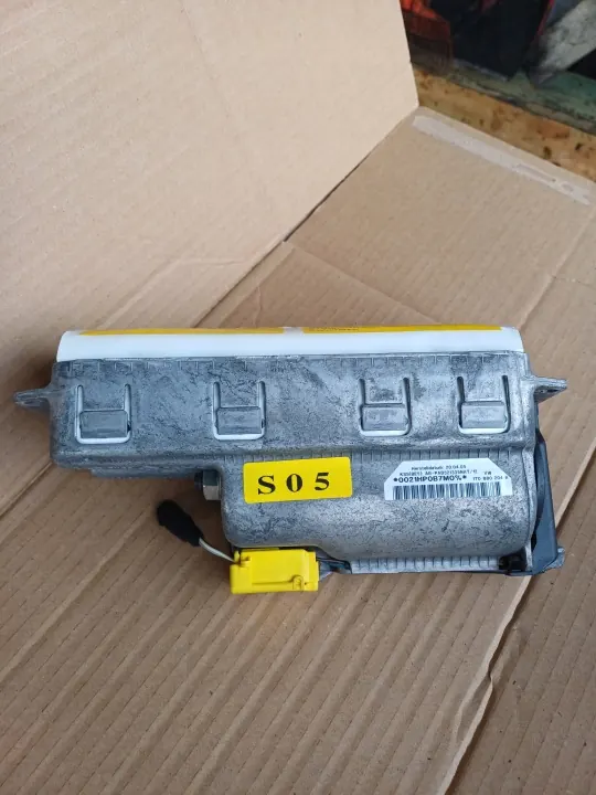 OEM 9609003 Passagerarkrockudde för VW Touran 2.0 TDI image 3