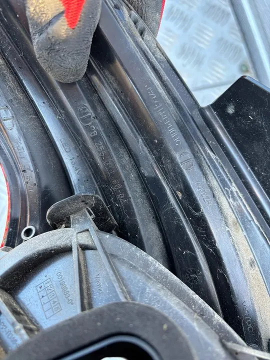 PEUGEOT 208 I LIFT LUZ TRASERA IZQUIERDA DERECHA 9825601280 9825601180 image 4