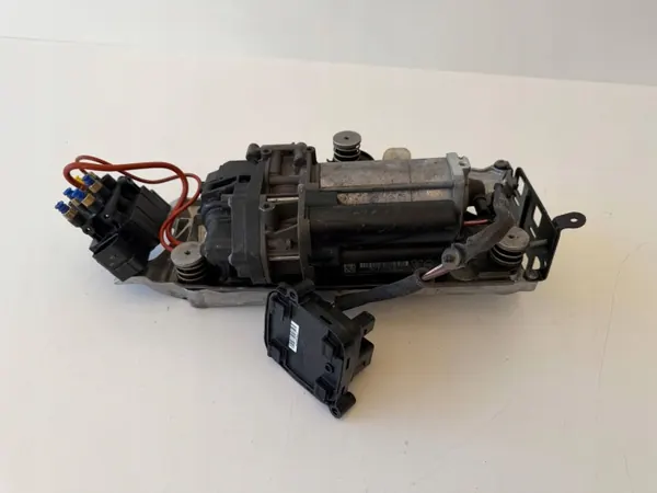 Compresseur Suspension Porsche Taycan OEM 9J1616006D image 2