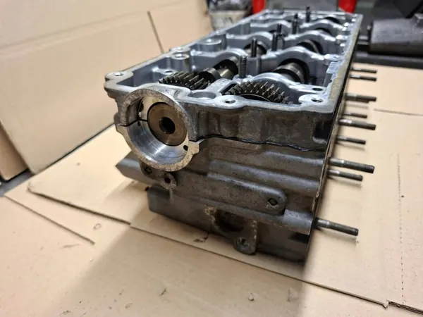 Cabeçote esquerdo OEM 1057353BH 4.2 TDI image 8