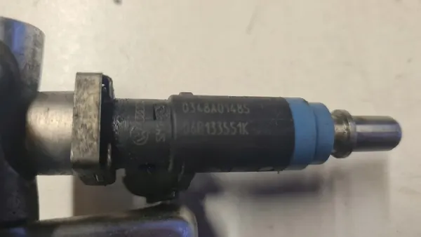 Rail di alimentazione con iniettori Audi A4 B6 2.0 20V ALT OEM image 4