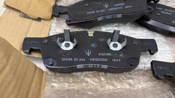 OEM 673011564 DGN frambromsbelägg för Maserati Levante image 4