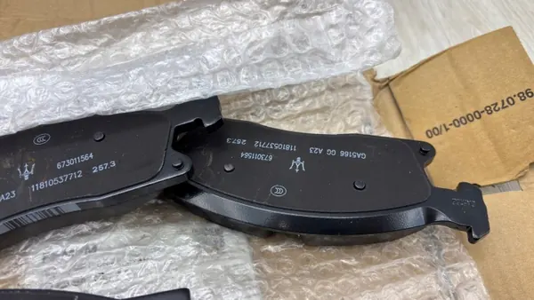 OEM 673011564 DGN frambromsbelägg för Maserati Levante image 6